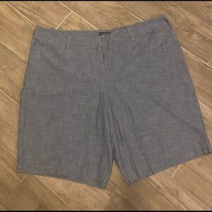 Lands’ End women’s mid rise 10” Chino Bermuda Shorts